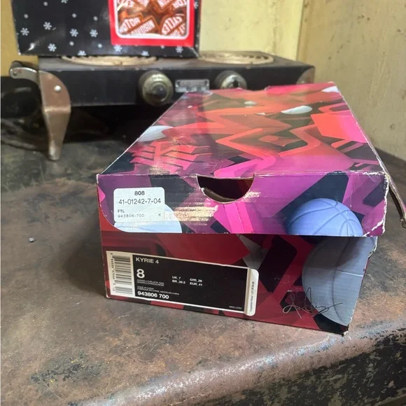 Nike Kyrie 4 '70s Yellow with Multicolor Accents - Picture 4 of 5